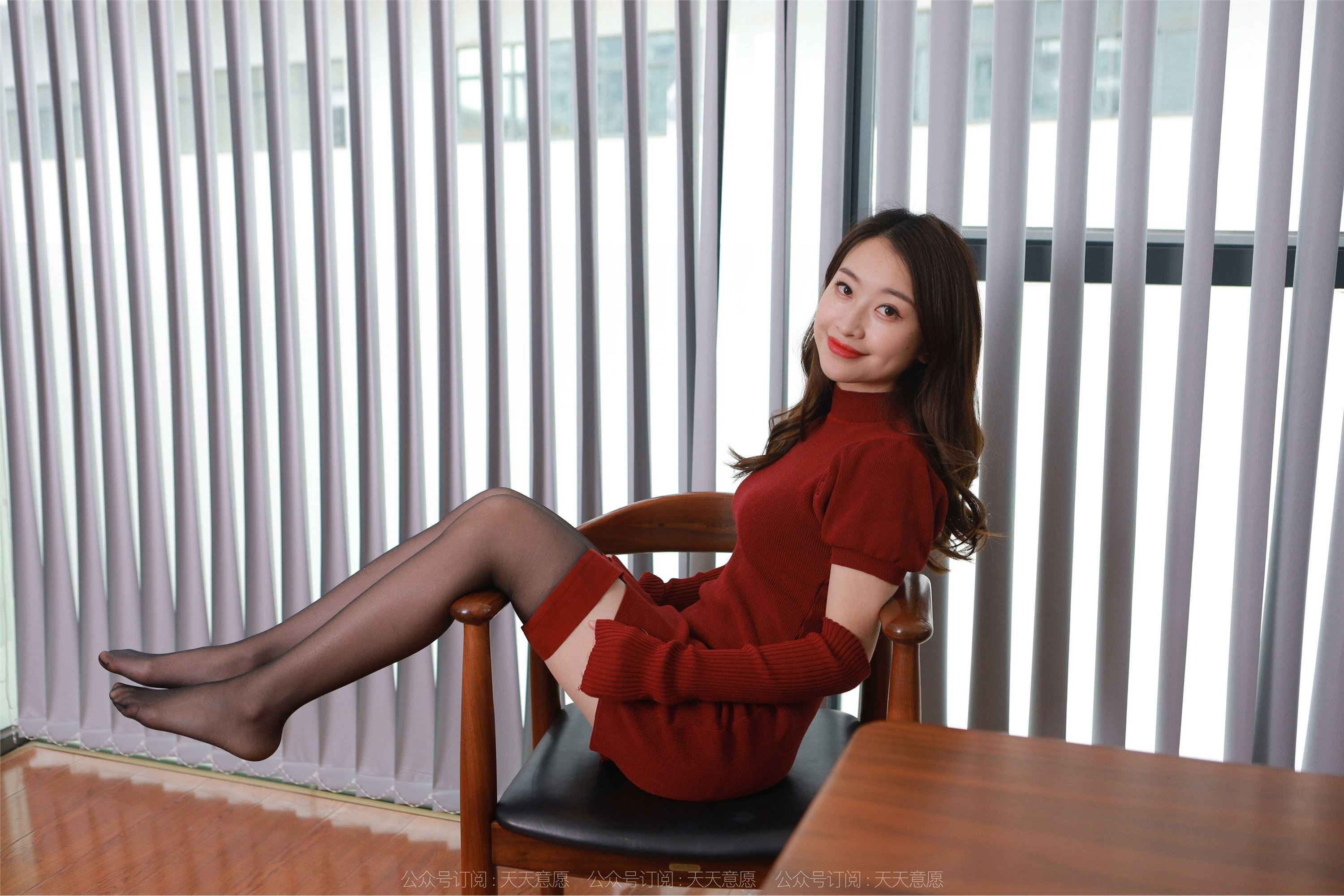 IESS异思趣向 2022.03.22 丝享家1036：小婕《半筒黑丝》